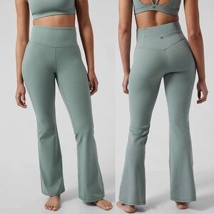 Athleta Elation Ultra Flare Stretchy Yoga Athleisure Pants in Minimalist Gray XS